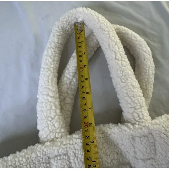 Victoria’s Secret White Cream Sherpa Large Logo Tote Bag EUC - Picture 9 of 9